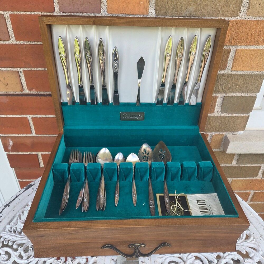 Vintage Community Silverplate Flatware 29pc Set Wood Chest Floral Pattern
